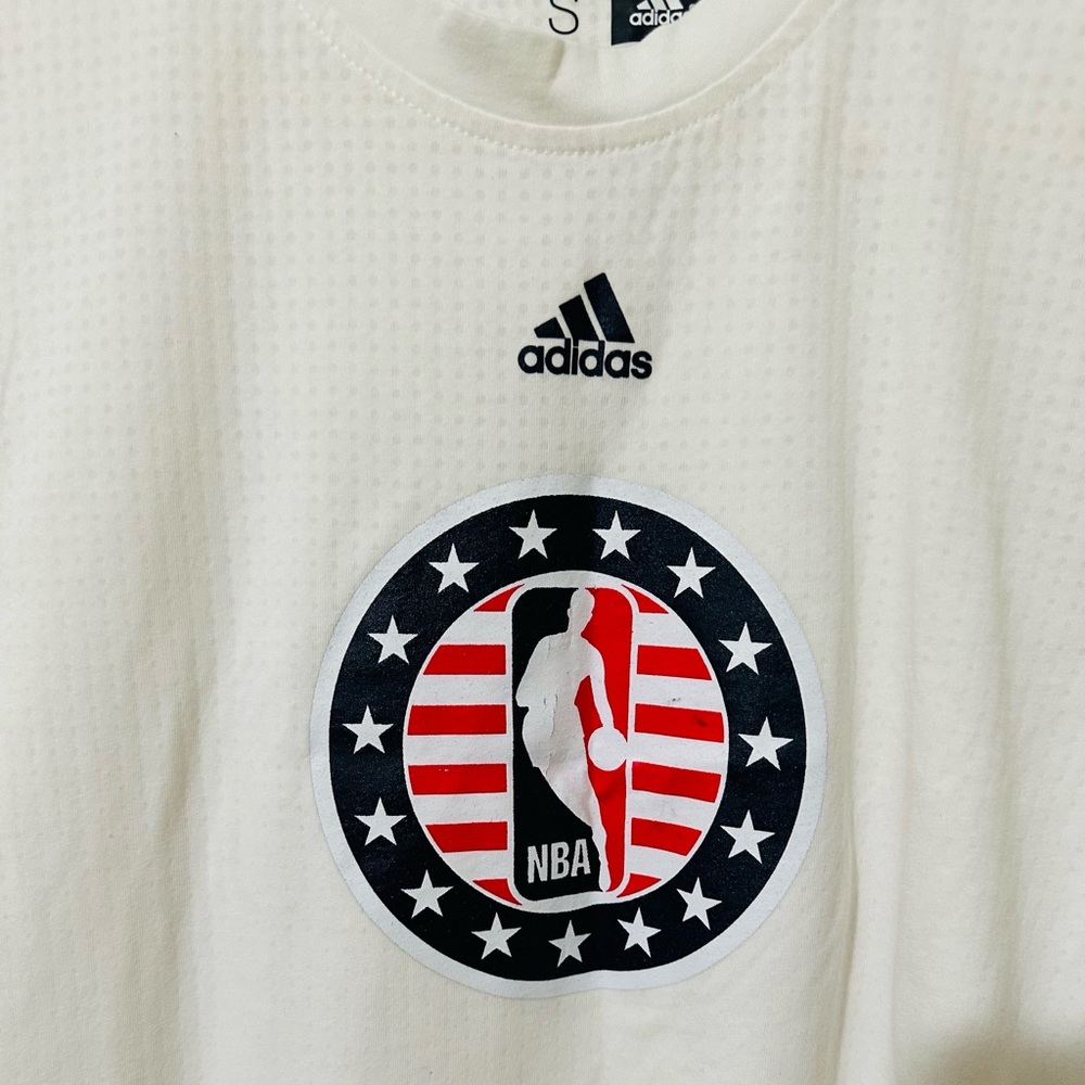 Adidas t-shirt white size S like new